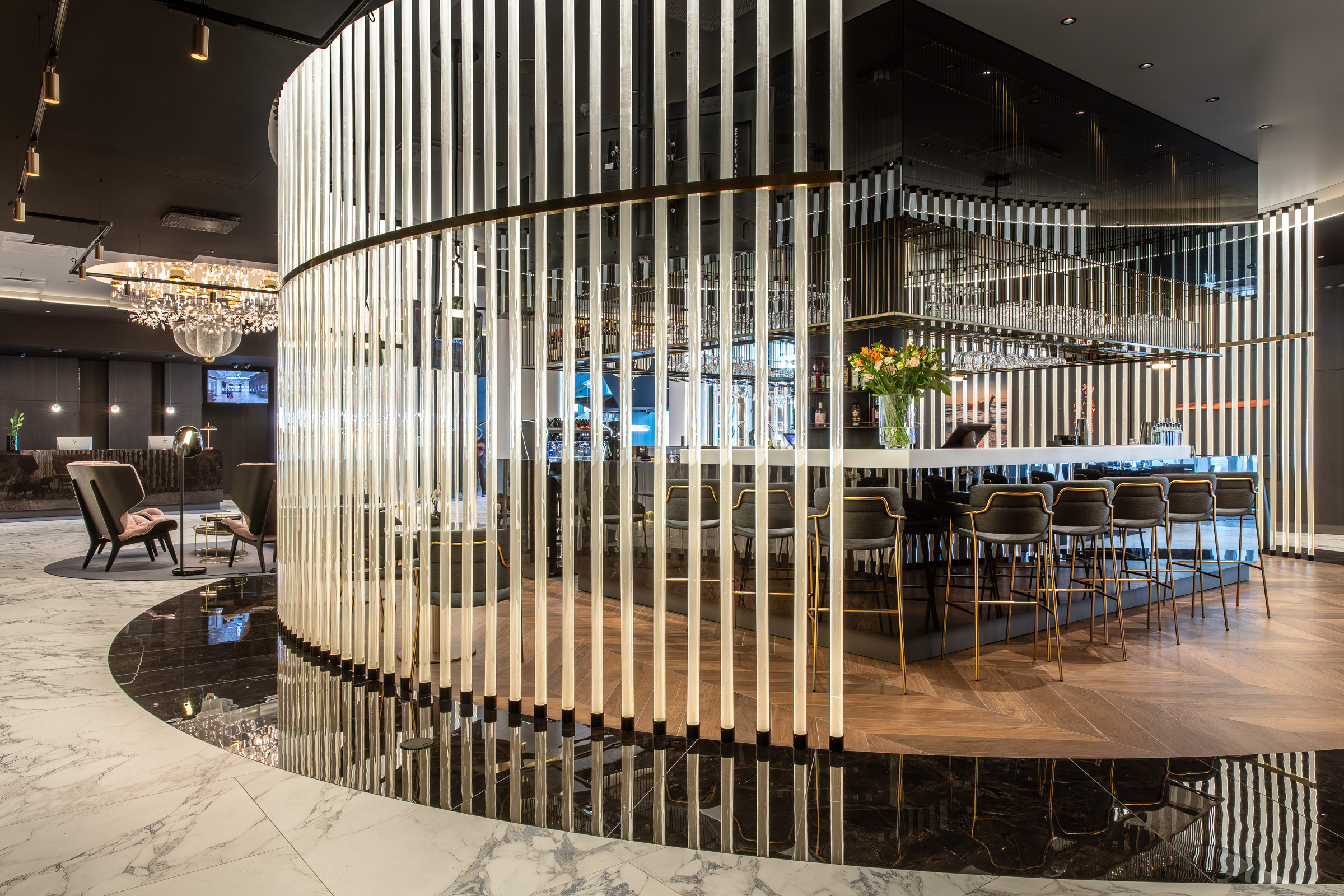 ETTEKANDJA ja KELNER (HOMMIKUNE TÖÖAEG), RESTORAN MEKK, RADISSON COLLECTION HOTEL