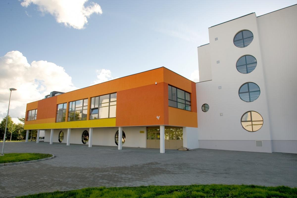 Loodusainete õpetaja (füüsika, loodusõpetus, bioloogia, geograafia)