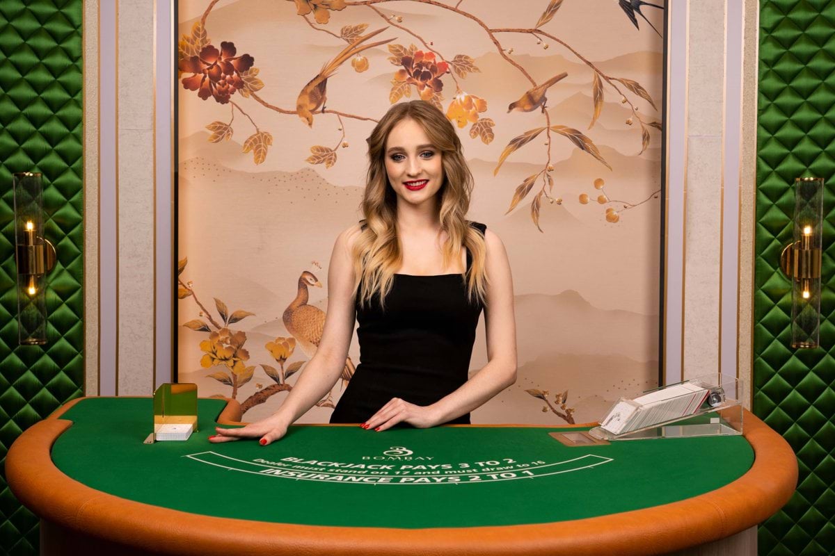 Game Presenter (English Speaking)